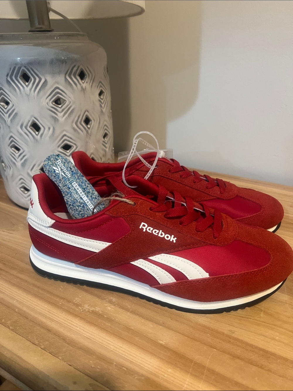 Reebok Women’s Red and White Retro Running Sneakers 7.5 NWT